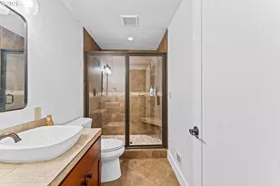 13921 NE Siskiyou Ct, Portland, OR 97230 - Photo 29