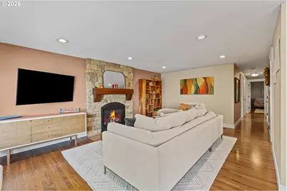 13921 NE Siskiyou Ct, Portland, OR 97230 - Photo 11