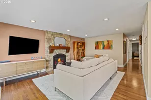 13921 NE Siskiyou Ct, Portland, OR 97230 - Photo 11