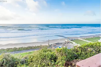 3521 SW Anchor Ave #3, Lincoln City, OR 97367 - Photo 5