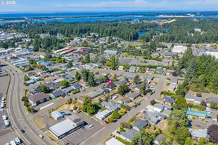 454 Merrill St, Coos Bay, OR 97420 - Photo 41