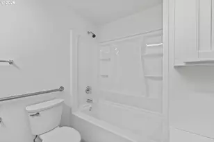 454 Merrill St, Coos Bay, OR 97420 - Photo 23