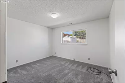 454 Merrill St, Coos Bay, OR 97420 - Photo 29