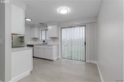 1431 SW 22nd St, Troutdale, OR 97060 - Photo 11