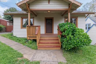 565 SE 4th St, Toledo, OR 97391 - Photo 3