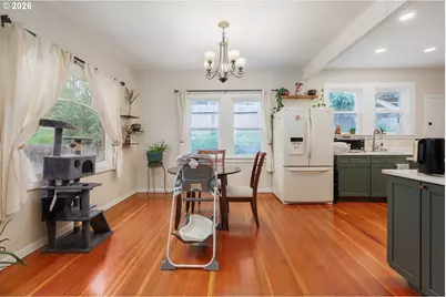 565 SE 4th St, Toledo, OR 97391 - Photo 5