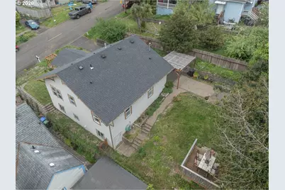 565 SE 4th St, Toledo, OR 97391 - Photo 39
