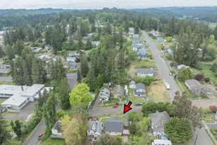565 SE 4th St, Toledo, OR 97391 - Photo 47