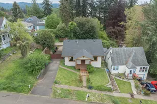 565 SE 4th St, Toledo, OR 97391 - Photo 41