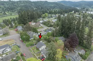 565 SE 4th St, Toledo, OR 97391 - Photo 45