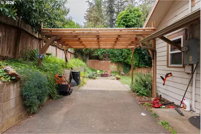 565 SE 4th St, Toledo, OR 97391 - Photo 31
