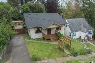 565 SE 4th St, Toledo, OR 97391 - Photo 37