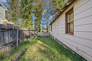 1183 4th Ave, Sweet Home, OR 97386 - Photo 13