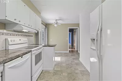 10305 St Helens Ave, Vancouver, WA 98664 - Photo 9