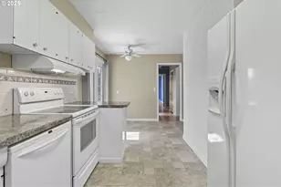 10305 St Helens Ave, Vancouver, WA 98664 - Photo 9