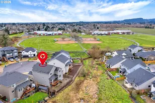 205 W Taylor Ct, Newberg, OR 97132 - Photo 3