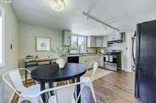 1222 E St, Springfield, OR 97477 - Photo 9