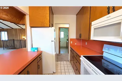 1214 SE 179th Ave, Portland, OR 97233 - Photo 5