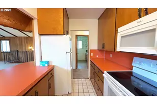 1214 SE 179th Ave, Portland, OR 97233 - Photo 5