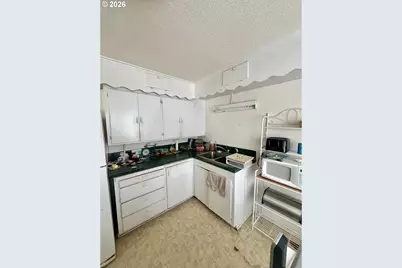 1443 NW Fairmount St, Roseburg, OR 97470 - Photo 9