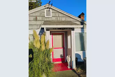 1443 NW Fairmount St, Roseburg, OR 97470 - Photo 3