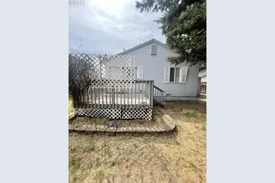 1443 NW Fairmount St, Roseburg, OR 97470 - Photo 17