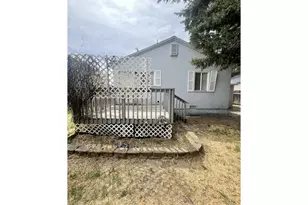 1443 NW Fairmount St, Roseburg, OR 97470 - Photo 17