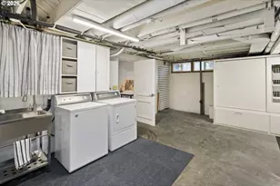 8257 N Emerald Ave, Portland, OR 97217 - Photo 35