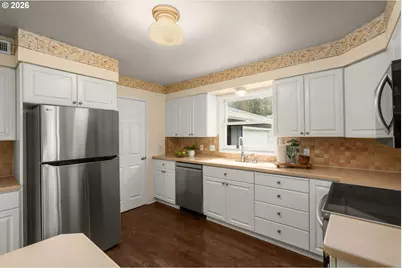 221 6th St, Lake Oswego, OR 97034 - Photo 9