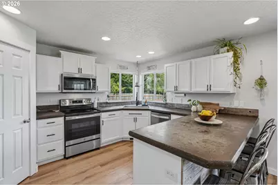 411 S Maple Ave, Yacolt, WA 98675 - Photo 9