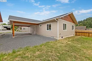 130 E Date, Powers, OR 97466 - Photo 5