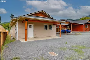 130 E Date, Powers, OR 97466 - Photo 3