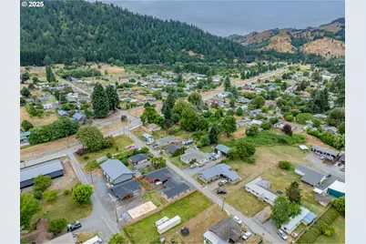 130 E Date, Powers, OR 97466 - Photo 29