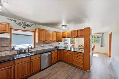 94171 Crystol Creek Ln, Coquille, OR 97423 - Photo 3