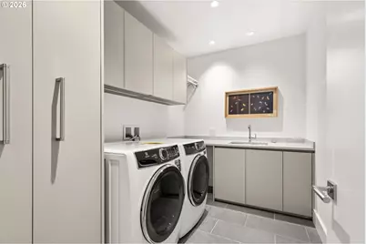 550 SW 10th Ave #2501, Portland, OR 97205 - Photo 29