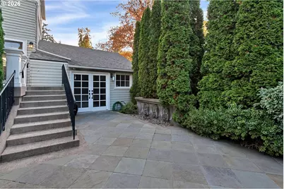 2233 SW 18th Ave, Portland, OR 97201 - Photo 23