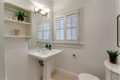 2233 SW 18th Ave, Portland, OR 97201 - Photo 29