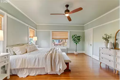 2233 SW 18th Ave, Portland, OR 97201 - Photo 5