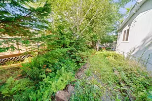 1057 NE 12th Ave, Rockaway Beach, OR 97136 - Photo 27