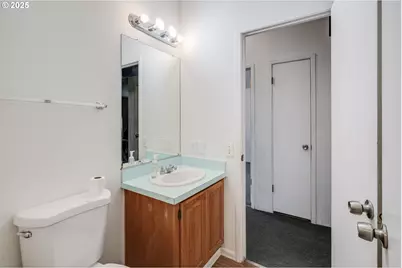 3921 Pacific Cir, Hubbard, OR 97032 - Photo 17