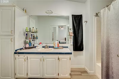 5606 NE 68th St, Vancouver, WA 98661 - Photo 7