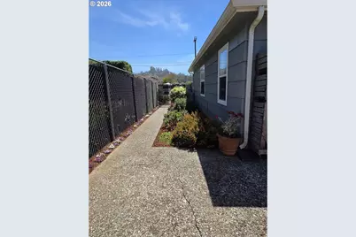 94183 8th St, Gold Beach, OR 97444 - Photo 33