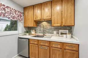 12905 SW Walker Rd, Beaverton, OR 97005 - Photo 13