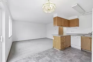 442 SE 4th St, Troutdale, OR 97060 - Photo 17