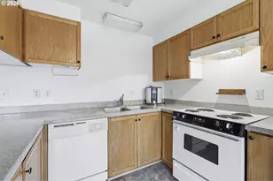 442 SE 4th St, Troutdale, OR 97060 - Photo 21