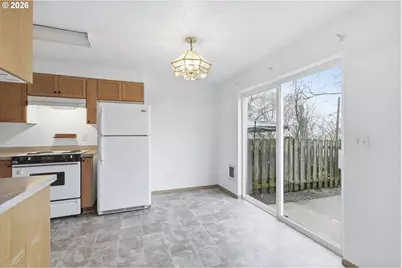 442 SE 4th St, Troutdale, OR 97060 - Photo 13