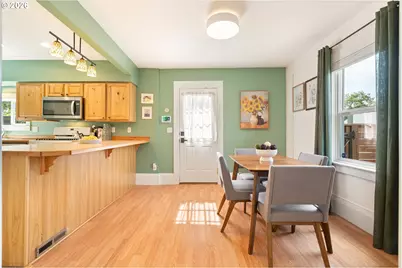 9704 SE Reedway St, Portland, OR 97266 - Photo 7