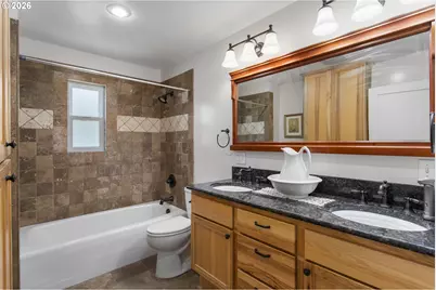 13725 NE Fremont Ct, Portland, OR 97230 - Photo 27