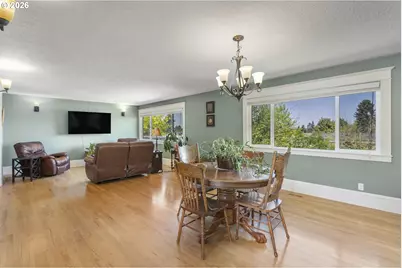 13725 NE Fremont Ct, Portland, OR 97230 - Photo 11