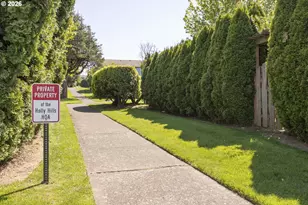 13725 NE Fremont Ct, Portland, OR 97230 - Photo 41